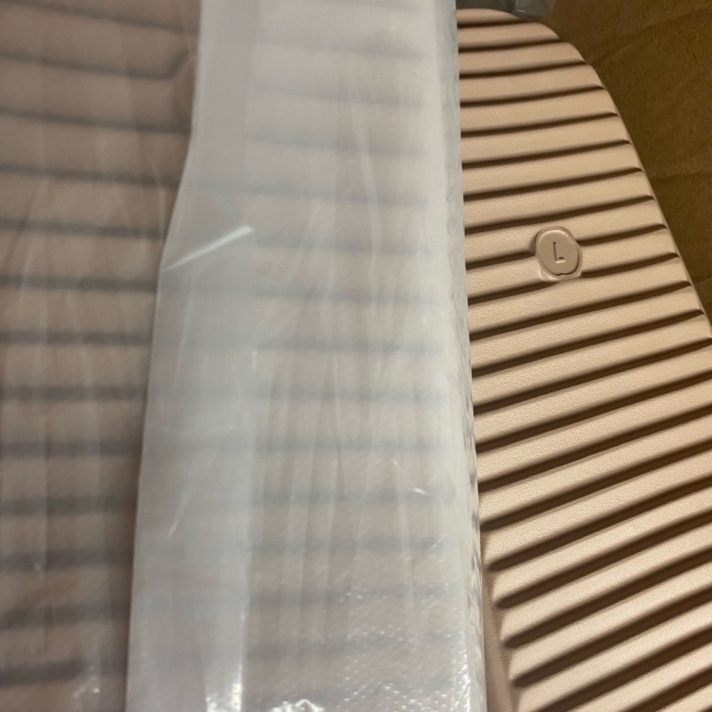 Wild Fable Tan Slippers Minimalist Design - Picture 2 of 5